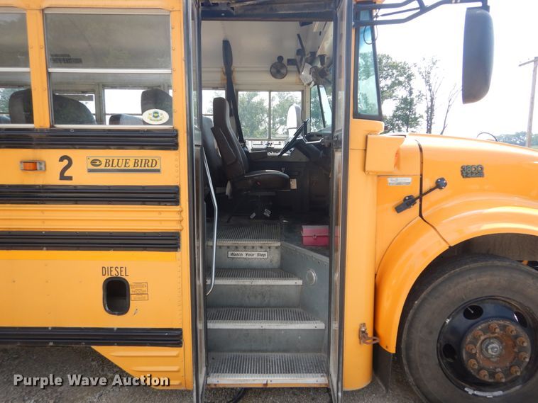 image for item GV9091 2004 International 3800 school bus