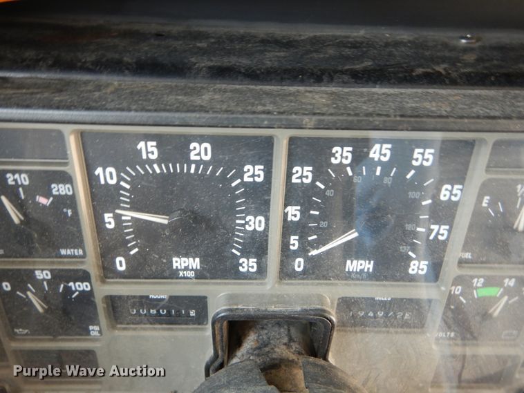 image for item GV9091 2004 International 3800 school bus
