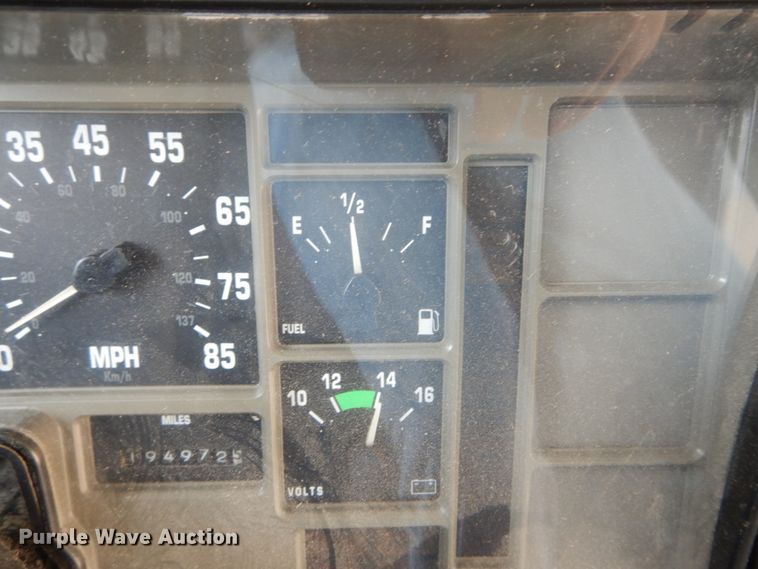image for item GV9091 2004 International 3800 school bus