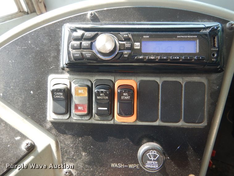 image for item GV9091 2004 International 3800 school bus