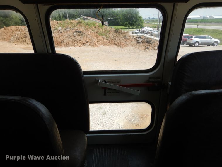 image for item GV9091 2004 International 3800 school bus