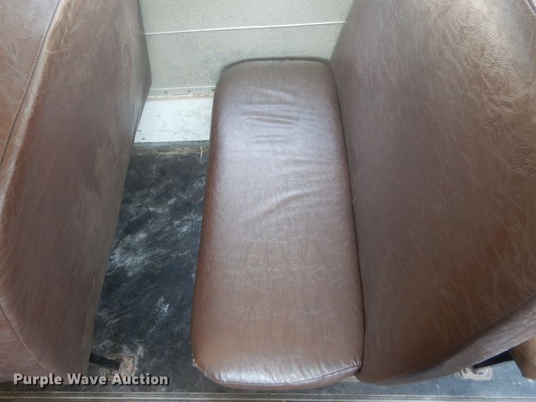 image for item GV9091 2004 International 3800 school bus