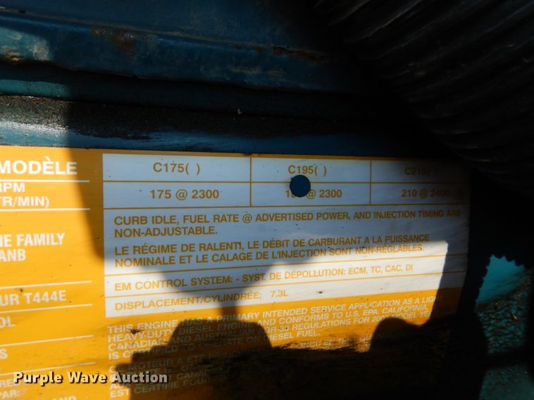 image for item GV9091 2004 International 3800 school bus