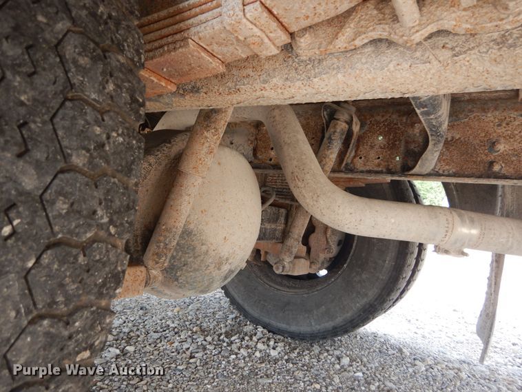 image for item GV9091 2004 International 3800 school bus