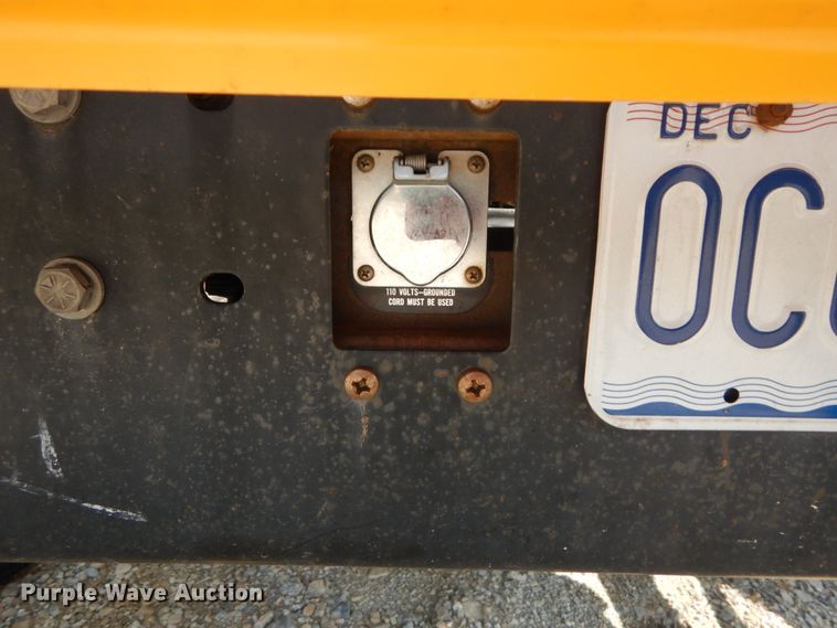 image for item GV9091 2004 International 3800 school bus