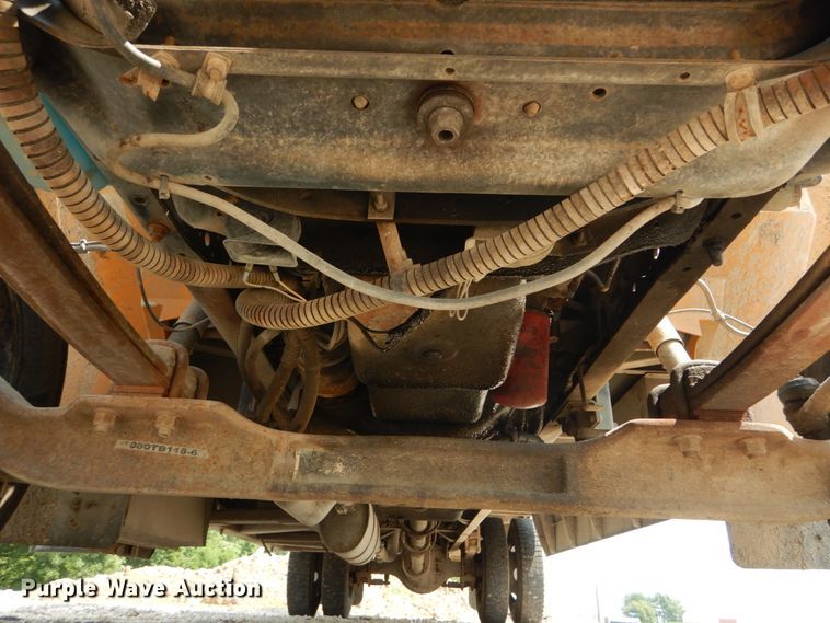 image for item GV9091 2004 International 3800 school bus