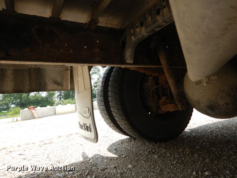 image for item GV9091 2004 International 3800 school bus