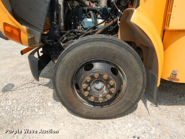image for item GV9091 2004 International 3800 school bus