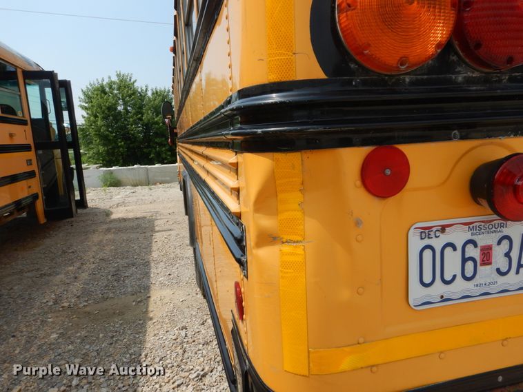 image for item GV9091 2004 International 3800 school bus
