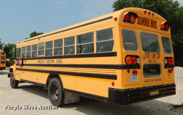 image for item GV9092 2000 Chevrolet B7 school bus