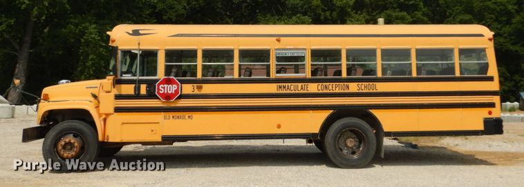 image for item GV9092 2000 Chevrolet B7 school bus