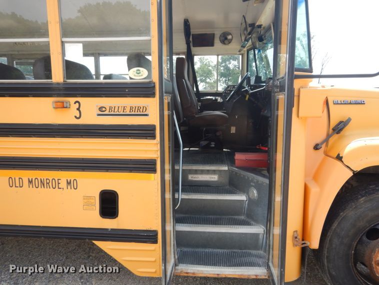 image for item GV9092 2000 Chevrolet B7 school bus