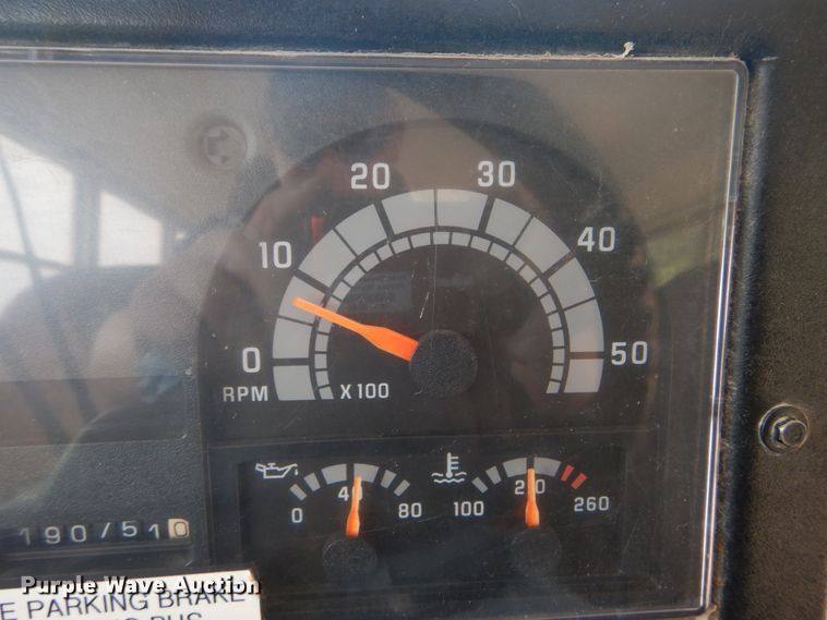 image for item GV9092 2000 Chevrolet B7 school bus