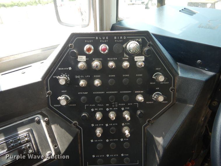 image for item GV9092 2000 Chevrolet B7 school bus