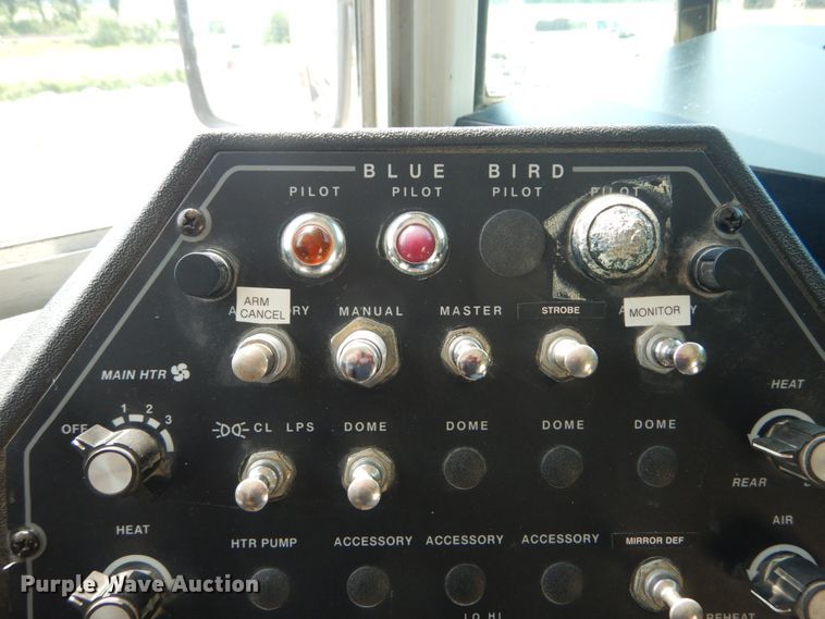 image for item GV9092 2000 Chevrolet B7 school bus