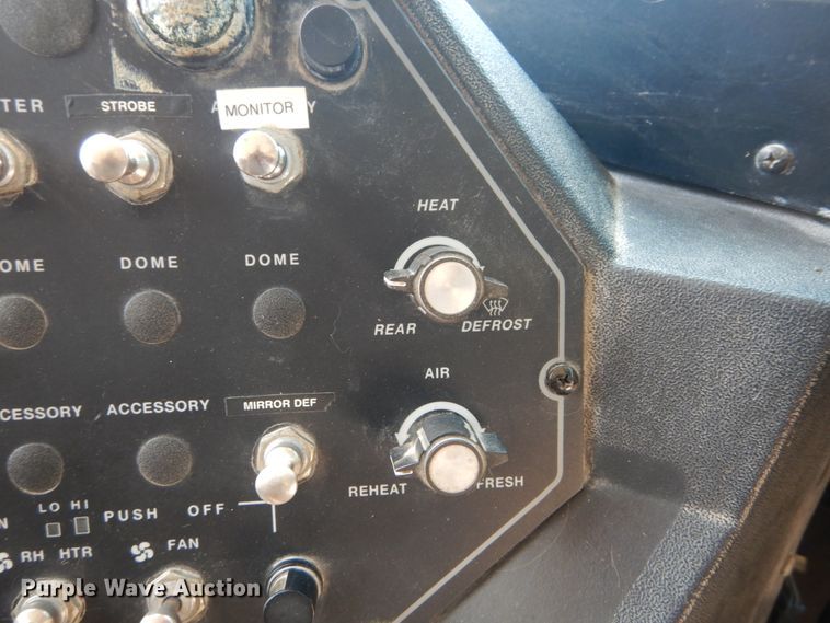 image for item GV9092 2000 Chevrolet B7 school bus