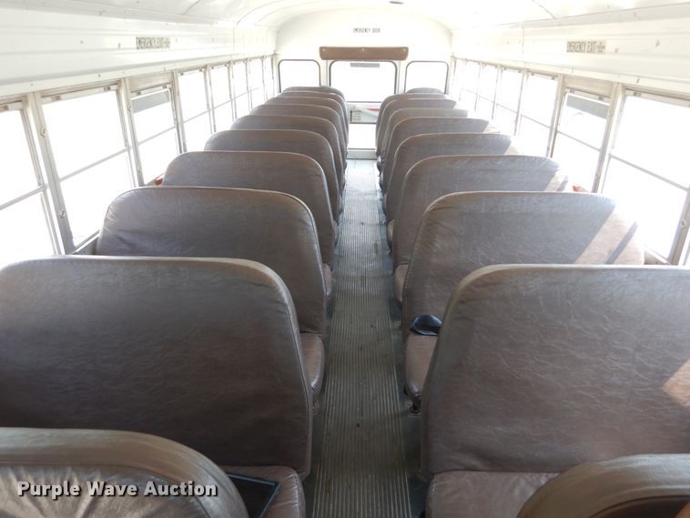 image for item GV9092 2000 Chevrolet B7 school bus