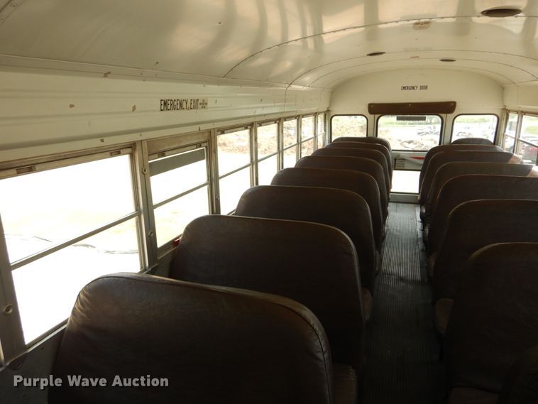 image for item GV9092 2000 Chevrolet B7 school bus