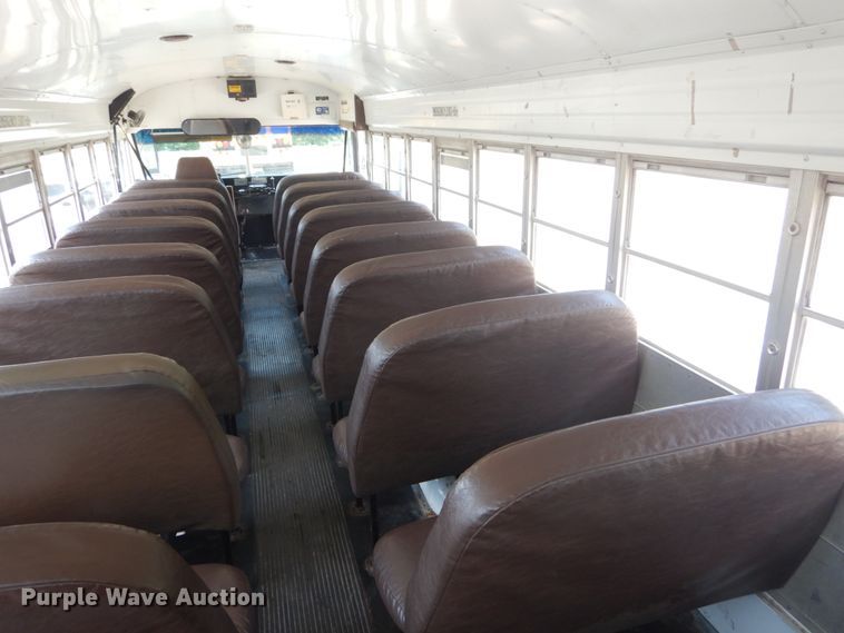 image for item GV9092 2000 Chevrolet B7 school bus
