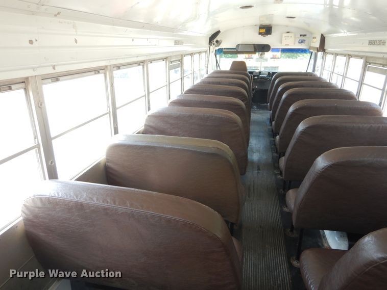 image for item GV9092 2000 Chevrolet B7 school bus