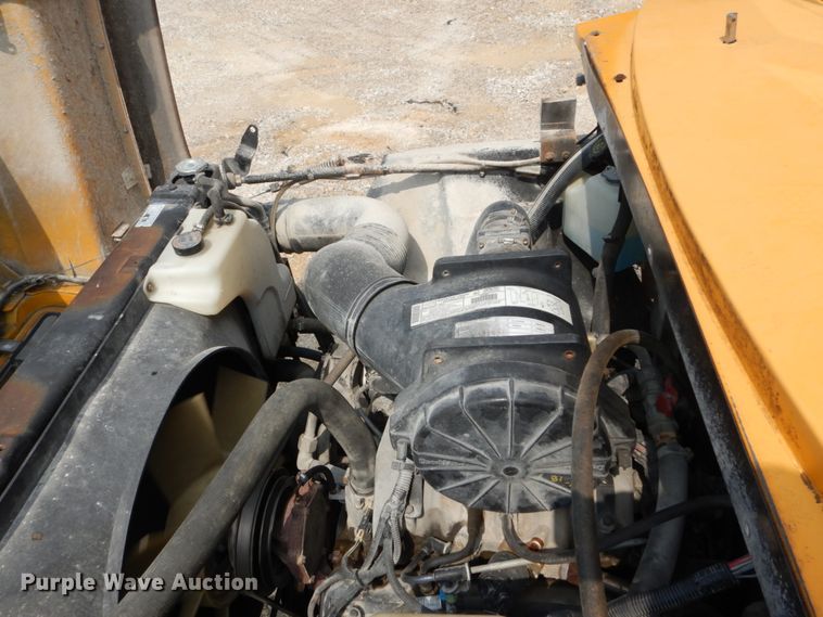 image for item GV9092 2000 Chevrolet B7 school bus