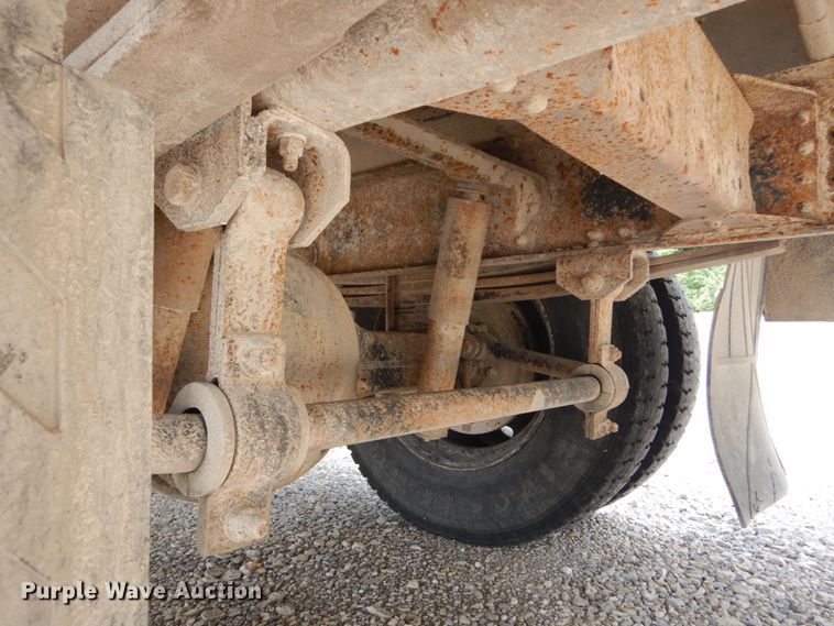 image for item GV9092 2000 Chevrolet B7 school bus