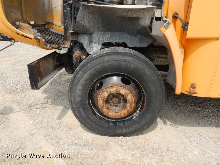 image for item GV9092 2000 Chevrolet B7 school bus