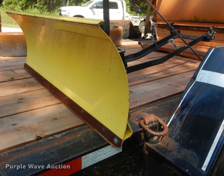 image for item GV9114 John Deere 335 lawn mower