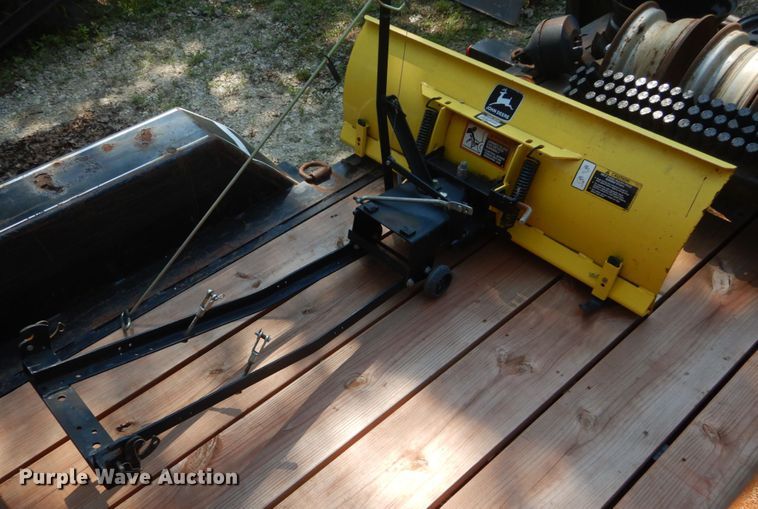 image for item GV9114 John Deere 335 lawn mower