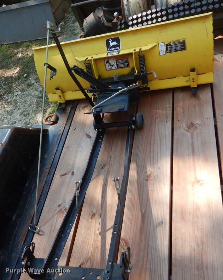 image for item GV9114 John Deere 335 lawn mower