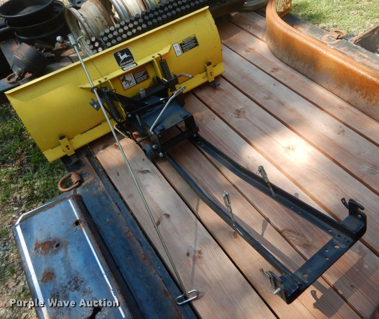 image for item GV9114 John Deere 335 lawn mower