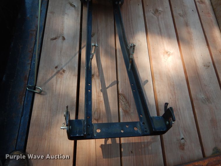 image for item GV9114 John Deere 335 lawn mower