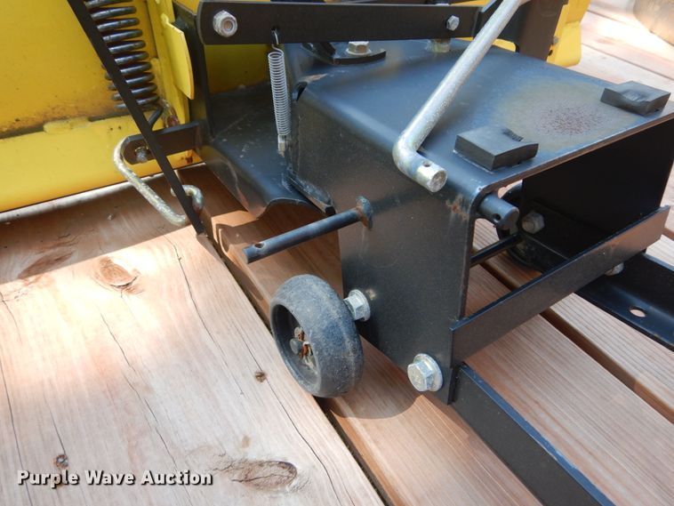 image for item GV9114 John Deere 335 lawn mower