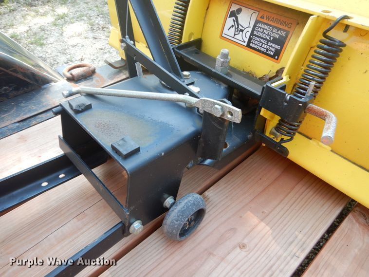 image for item GV9114 John Deere 335 lawn mower