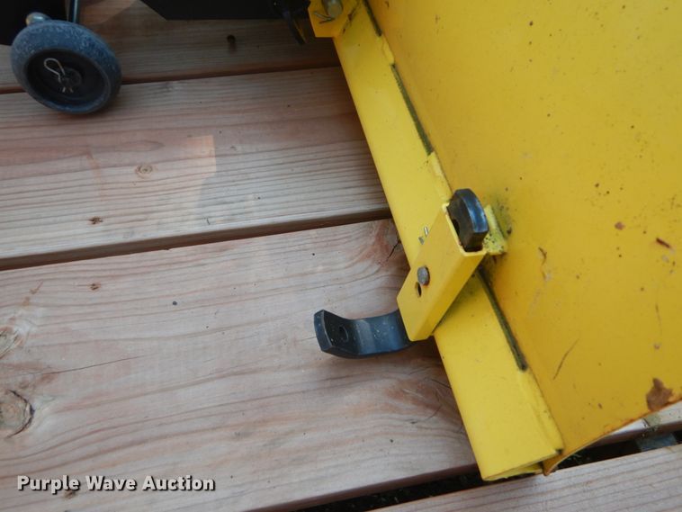 image for item GV9114 John Deere 335 lawn mower