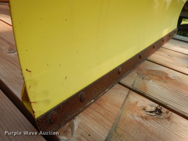 image for item GV9114 John Deere 335 lawn mower