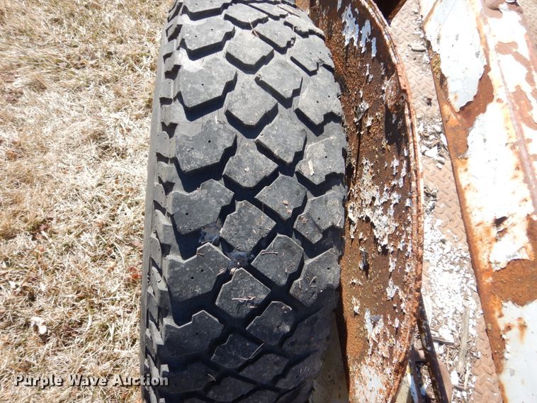 image for item GW9552 1992 Life Time EPG452OW equipment trailer