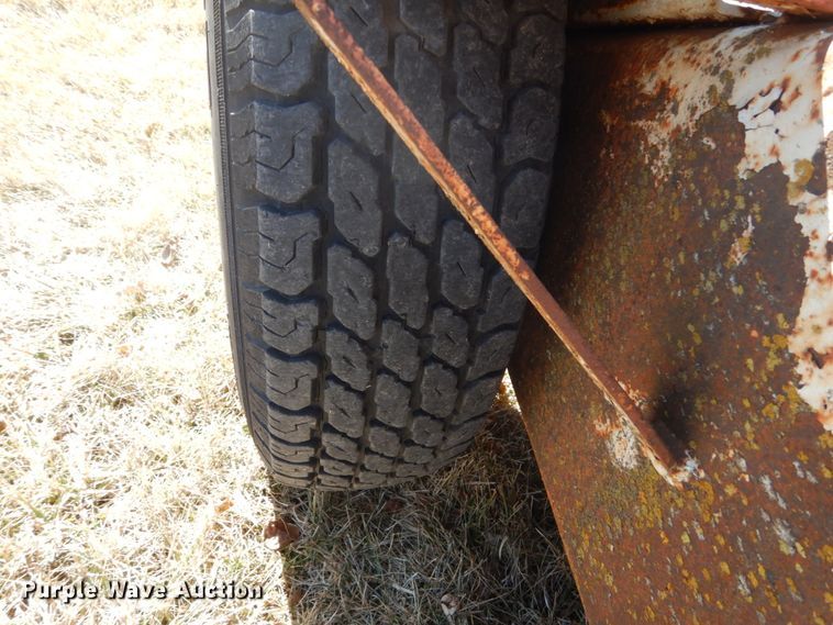 image for item GW9552 1992 Life Time EPG452OW equipment trailer