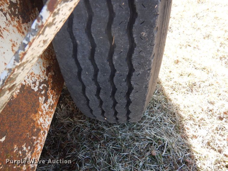 image for item GW9552 1992 Life Time EPG452OW equipment trailer