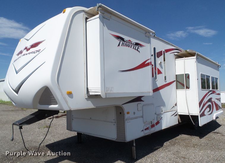 image for item GX9092 2008 Weekend Warrior Full Throttle  toy hauler camper