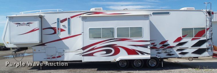 image for item GX9092 2008 Weekend Warrior Full Throttle  toy hauler camper