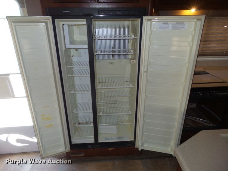 image for item GX9092 2008 Weekend Warrior Full Throttle  toy hauler camper