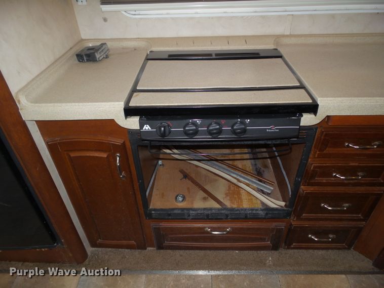 image for item GX9092 2008 Weekend Warrior Full Throttle  toy hauler camper