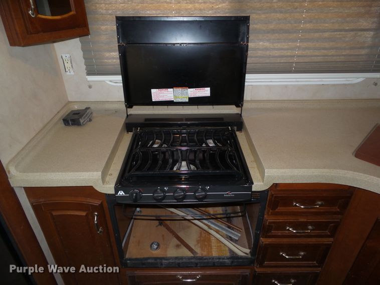 image for item GX9092 2008 Weekend Warrior Full Throttle  toy hauler camper