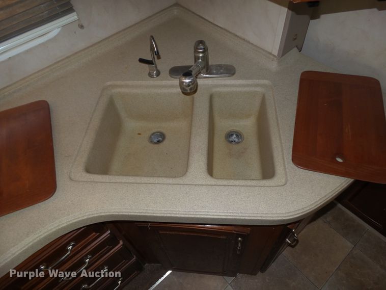 image for item GX9092 2008 Weekend Warrior Full Throttle  toy hauler camper