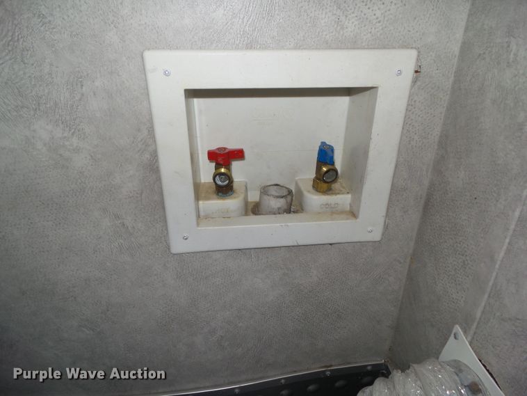 image for item GX9092 2008 Weekend Warrior Full Throttle  toy hauler camper