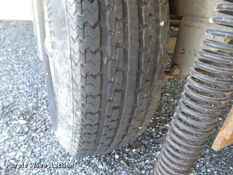 image for item GX9092 2008 Weekend Warrior Full Throttle  toy hauler camper