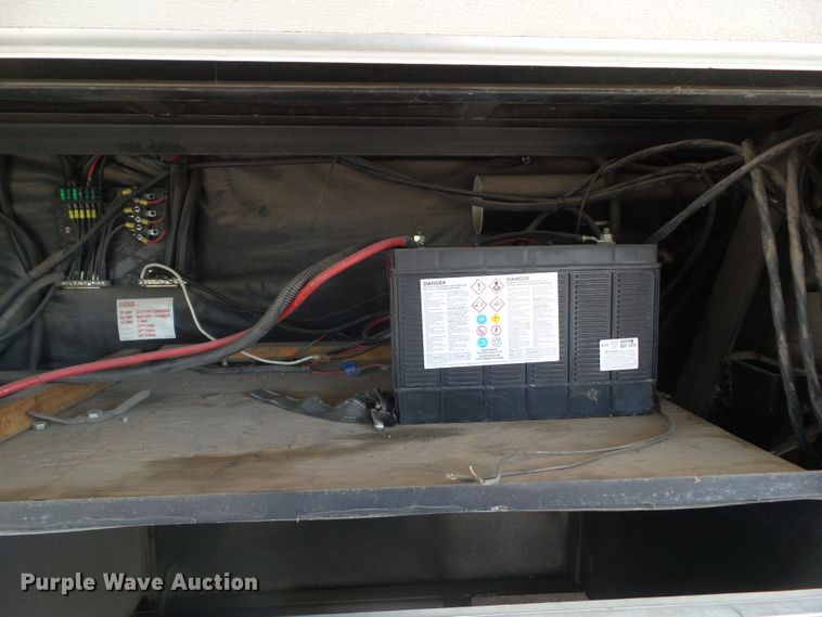 image for item GX9092 2008 Weekend Warrior Full Throttle  toy hauler camper