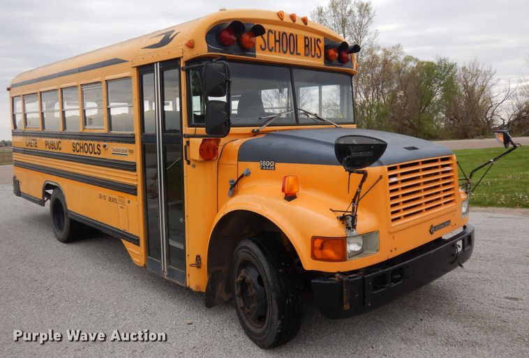 image for item GY9208 1997 International 3800 school bus