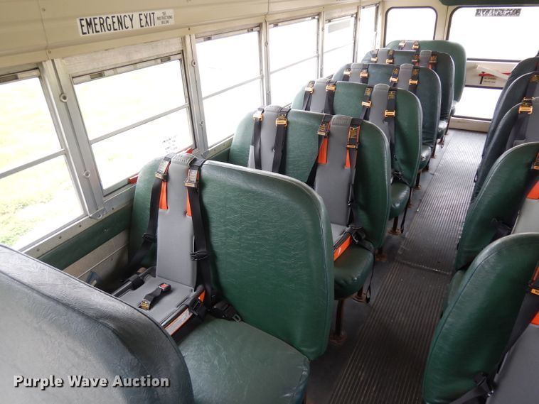 image for item GY9208 1997 International 3800 school bus